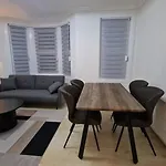 London Luxury Near Tube Station