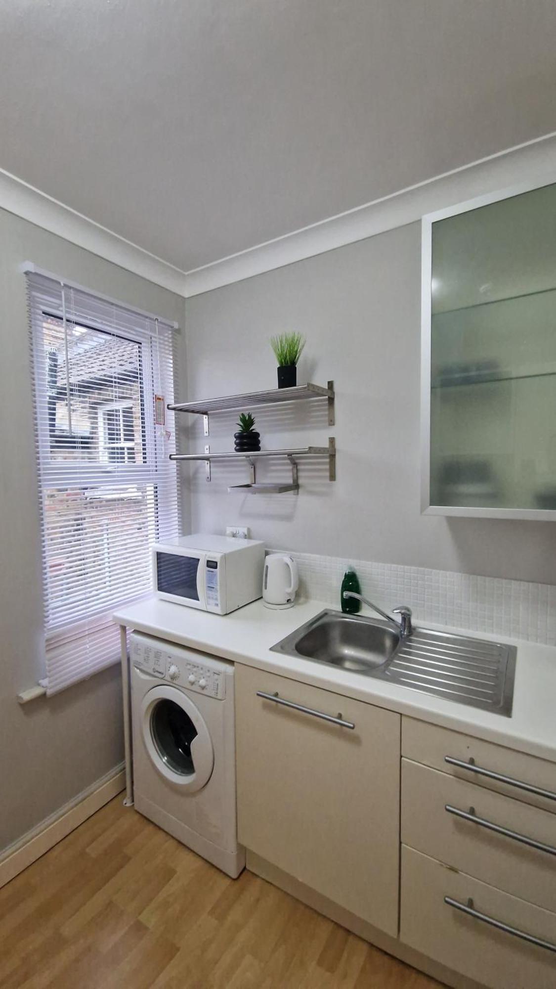 Luxury Near Tube Station Londra