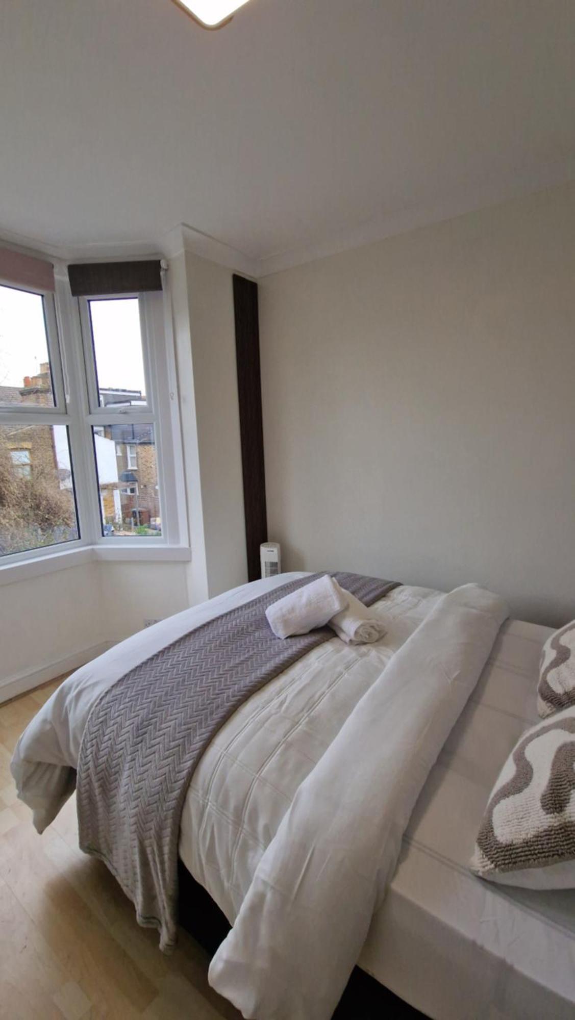 Luxury Near Tube Station *