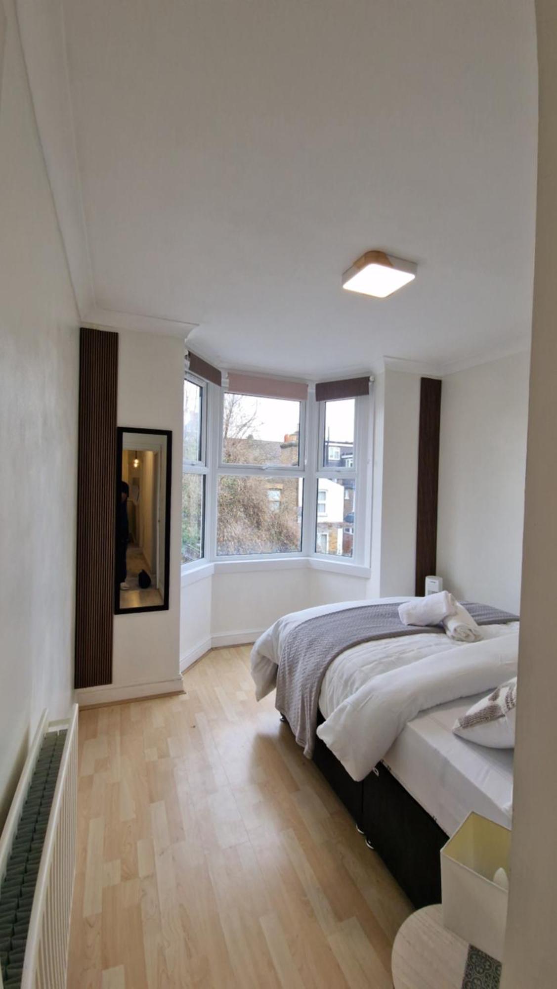 Luxury Near Tube Station Londra