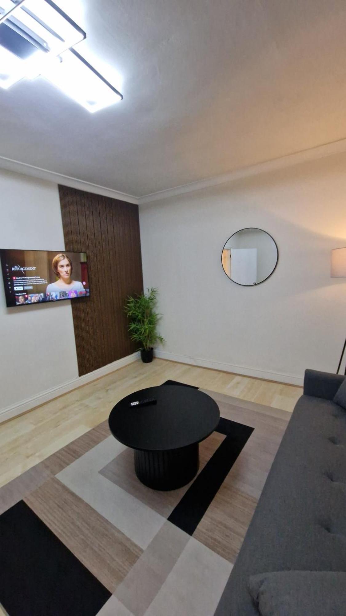 Luxury Near Tube Station *